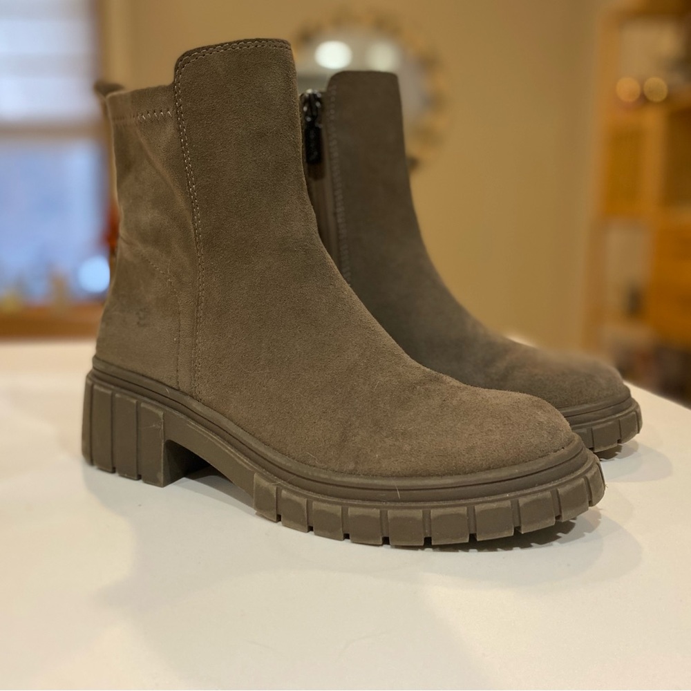 Blondo Prestly Waterproof Leather Bootie size 6.5